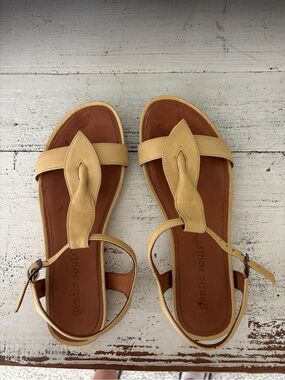 Gentle Souls Yellow Leather T-Strap Flat Slingback Sandals Comfort - Size 7-1/2